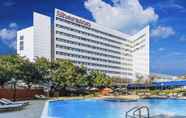 Swimming Pool 3 Sheraton North Houston at George Bush Intercontinental