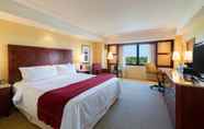 Bedroom 2 Long Beach Marriott