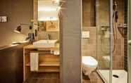 Toilet Kamar 3 Baxter Hotel