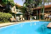 Kolam Renang Best Western Plus Sonora Oaks Hotel & Conference Center