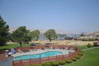 Swimming Pool Shilo Inn Suites Hotel - The Dalles