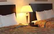 Kamar Tidur 6 Days Inn by Wyndham Indianapolis Northeast