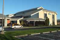 Bangunan Days Inn by Wyndham Indianapolis Northeast