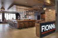 Bar, Cafe and Lounge Four Points by Sheraton Toronto Airport East