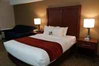 Bedroom Comfort Inn Toronto North