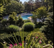 Swimming Pool 6 Hilton Woodcliff Lake