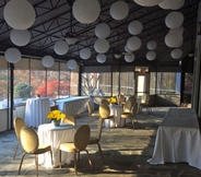 Restaurant 2 Hilton Woodcliff Lake