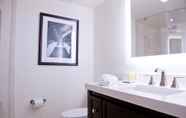 In-room Bathroom 4 Crowne Plaza Philadelphia - Valley Forge, an IHG Hotel