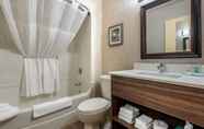 In-room Bathroom 4 Quality Suites Whitby