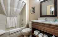 In-room Bathroom 4 Quality Suites Whitby