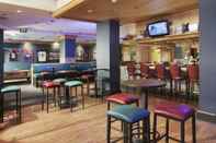 Quầy bar, cafe và phòng lounge DoubleTree by Hilton Hotel Denver