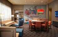Bar, Kafe, dan Lounge 2 TownePlace Suites by Marriott Windsor