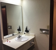 In-room Bathroom 4 Super 8 by Wyndham Wendover