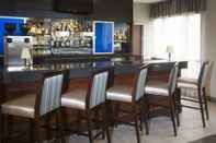 Bar, Cafe and Lounge DoubleTree by Hilton Hotel Detroit - Novi