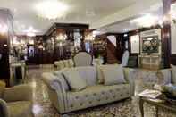 Lobby Hotel Savoia & Jolanda