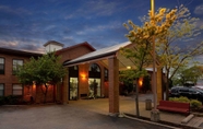 ภายนอกอาคาร 2 Howard Johnson by Wyndham Waukegan Great Lakes