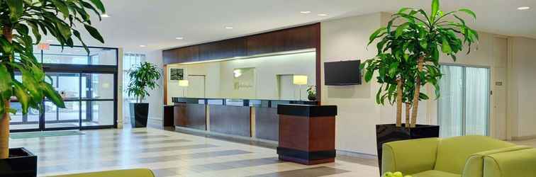 Lobi Holiday Inn Burlington Hotel & Conference Centre, an IHG Hotel