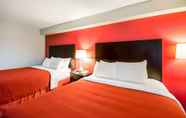 Bedroom 7 Quality Inn near Potomac Mills