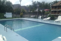 Swimming Pool Best Western Milton Inn