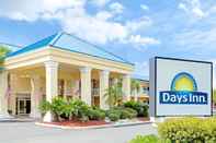 Exterior Days Inn by Wyndham Kingsland GA