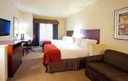 Bedroom 5 Holiday Inn Express & Suites Valdosta West - Mall Area, an IHG Hotel