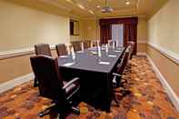 Functional Hall Holiday Inn Express & Suites Valdosta West - Mall Area, an IHG Hotel
