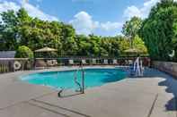 Swimming Pool Comfort Inn Roanoke Civic Center