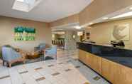 Lobi 4 Comfort Inn Roanoke Civic Center