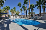 สระว่ายน้ำ Best Western Pahrump Oasis