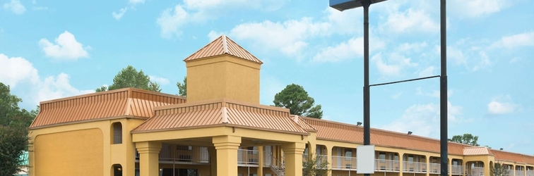 Exterior Days Inn & Suites by Wyndham Vicksburg