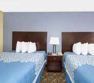 Bedroom 6 Days Inn by Wyndham North Platte