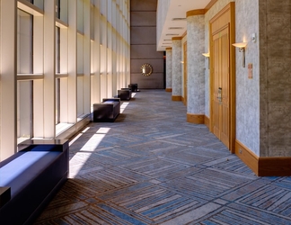 Lobby 2 DoubleTree by Hilton Tulsa - Warren Place