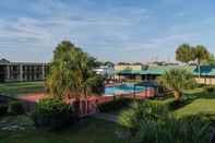 Swimming Pool Winter Haven Gardens Inn