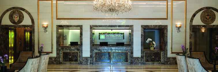 Lobby Club Wyndham Royal Garden at Waikiki