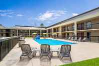 Swimming Pool Red Roof Inn Wilmington, NC