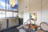 Lobby Days Inn by Wyndham Los Angeles LAX/VeniceBch/Marina DelRay