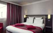 ห้องนอน 2 B&B Hôtel Saint-Quentin-en-Yvelines Centre Gare 4 étoiles