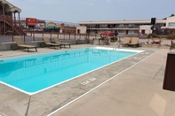 Swimming Pool Best Western Plains Motel