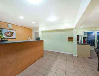 Lobby 2 Days Inn by Wyndham Socorro