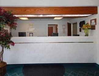 Lobby 2 Quality Inn