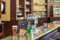 Bar, Cafe and Lounge ibis Chartres Ouest Luce