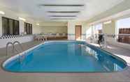 Swimming Pool 2 Super 8 by Wyndham Lees Summit