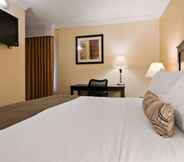 Bedroom 2 Best Western Plus Burnaby Hotel