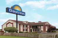 Exterior Days Inn by Wyndham Shawnee