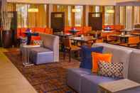 บาร์ คาเฟ่ และเลานจ์ Courtyard by Marriott Virginia Beach Norfolk