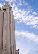 EXTERIOR_BUILDING Four Seasons Hotel New York