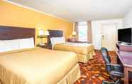 Bedroom 5 Days Inn by Wyndham Salem