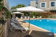 Swimming Pool Mercure Niort Marais Poitevin