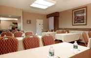 ห้องประชุม 7 SureStay Hotel by Best Western Secaucus Meadowlands