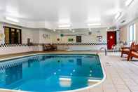 Swimming Pool Comfort Inn Marion